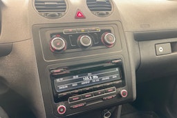 Punainen Volkswagen Caddy Maxi 2015 kuva 15.