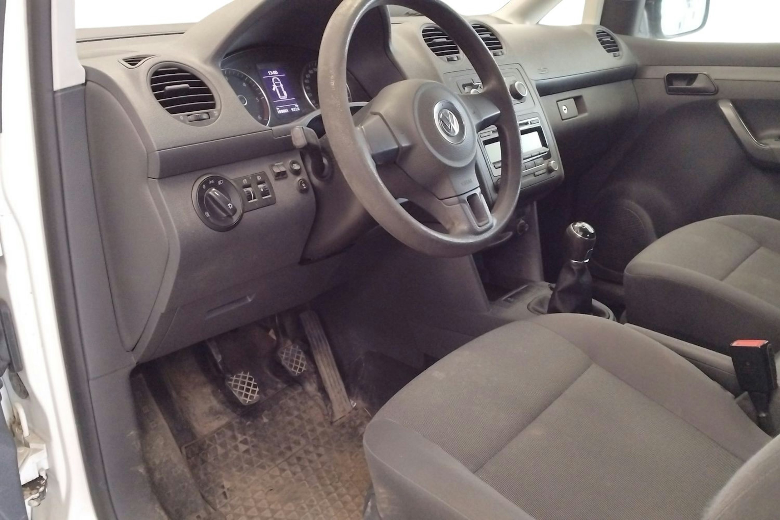 Valkoinen Volkswagen Caddy Maxi 2015 kuva 3.