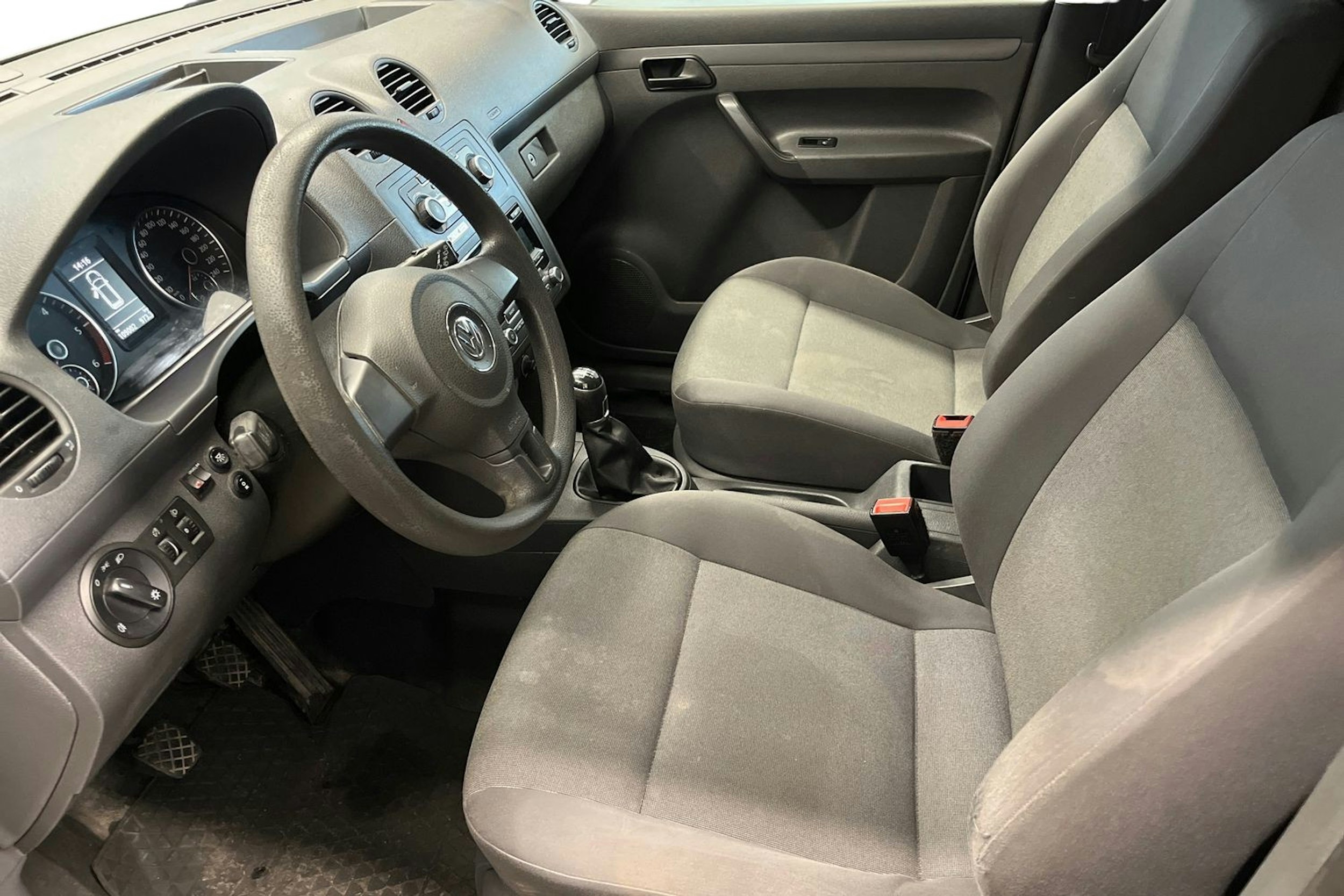 Valkoinen Volkswagen Caddy Maxi 2015 kuva 7.