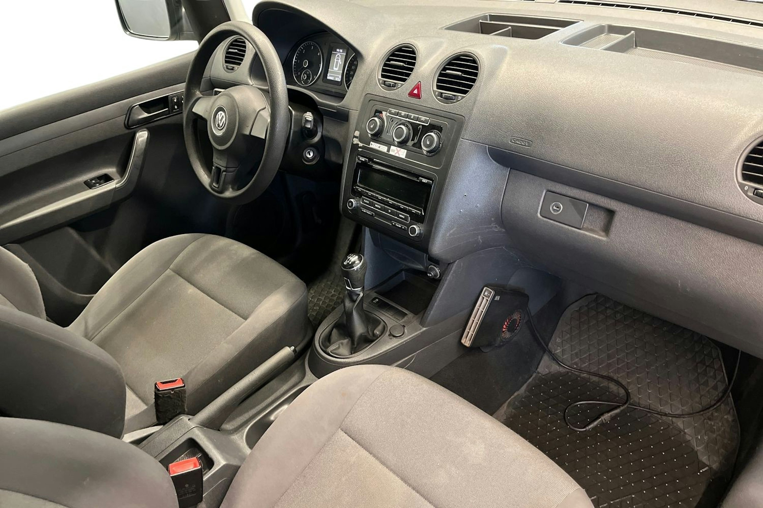 Valkoinen Volkswagen Caddy Maxi 2015 kuva 9.
