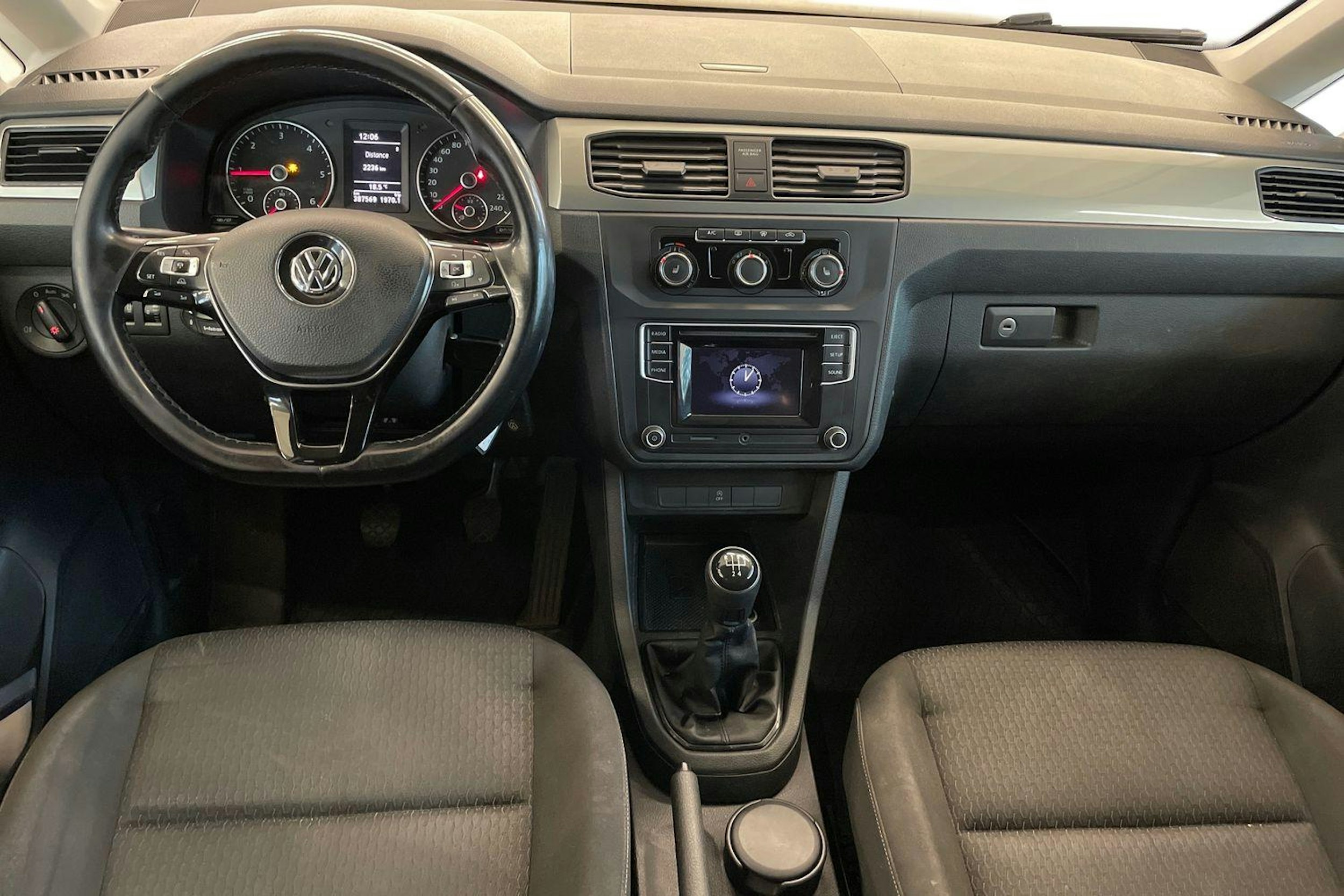 Ruskea (beige) Volkswagen Caddy Maxi 2015 kuva 7.