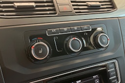 Ruskea (beige) Volkswagen Caddy Maxi 2015 kuva 15.