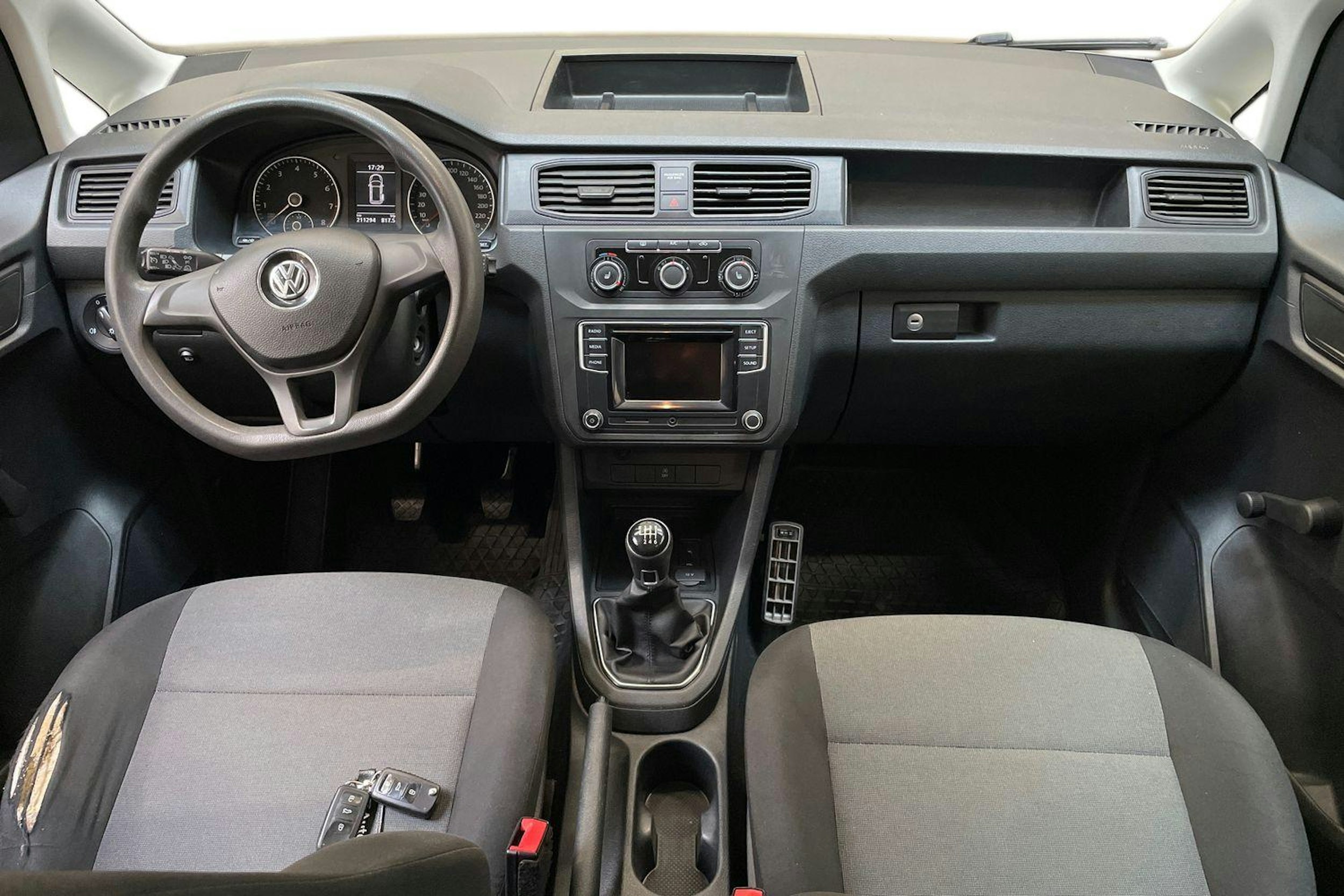 valkoinen Volkswagen Caddy Maxi 2016 kuva 9.