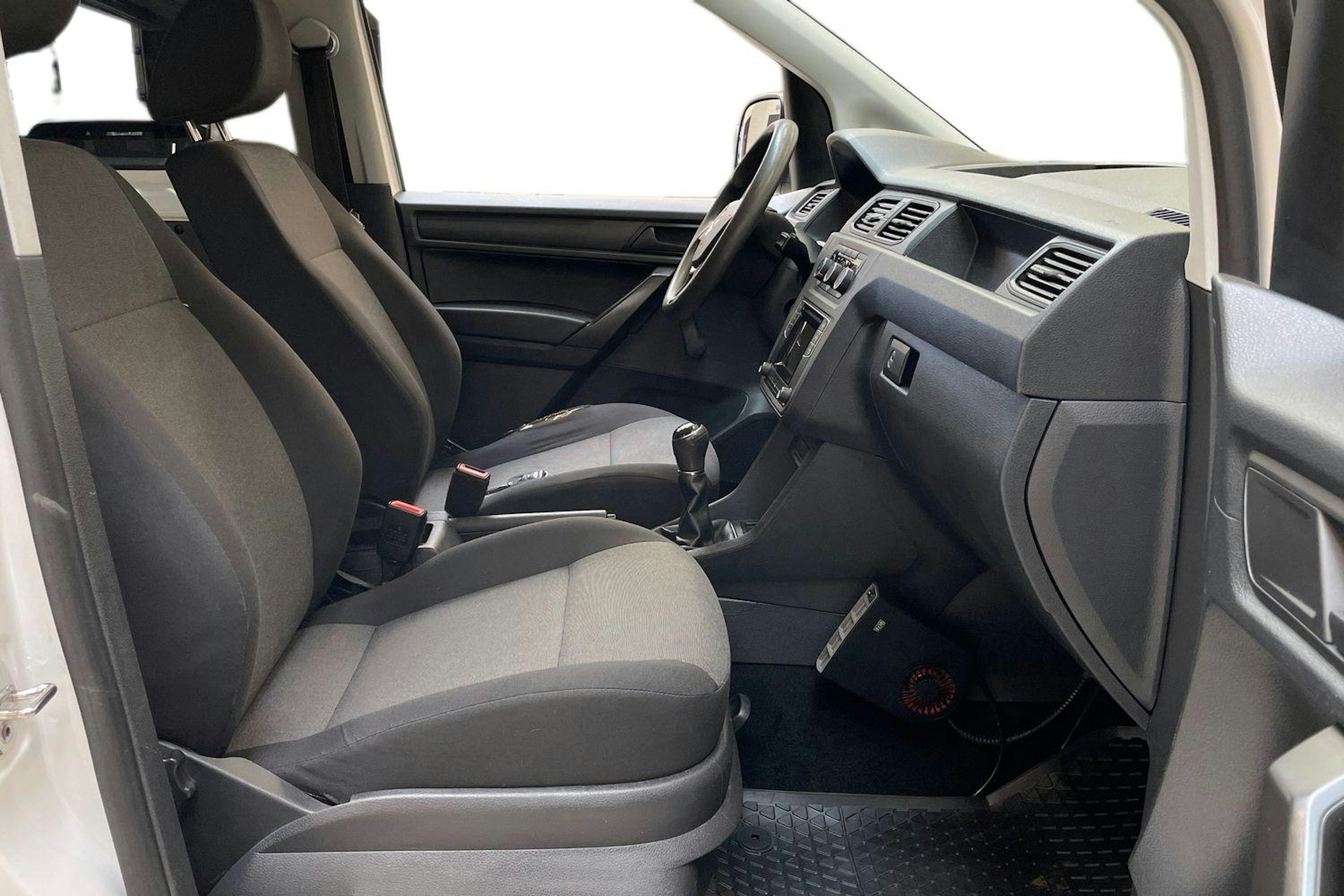 valkoinen Volkswagen Caddy Maxi 2016 kuva 10.