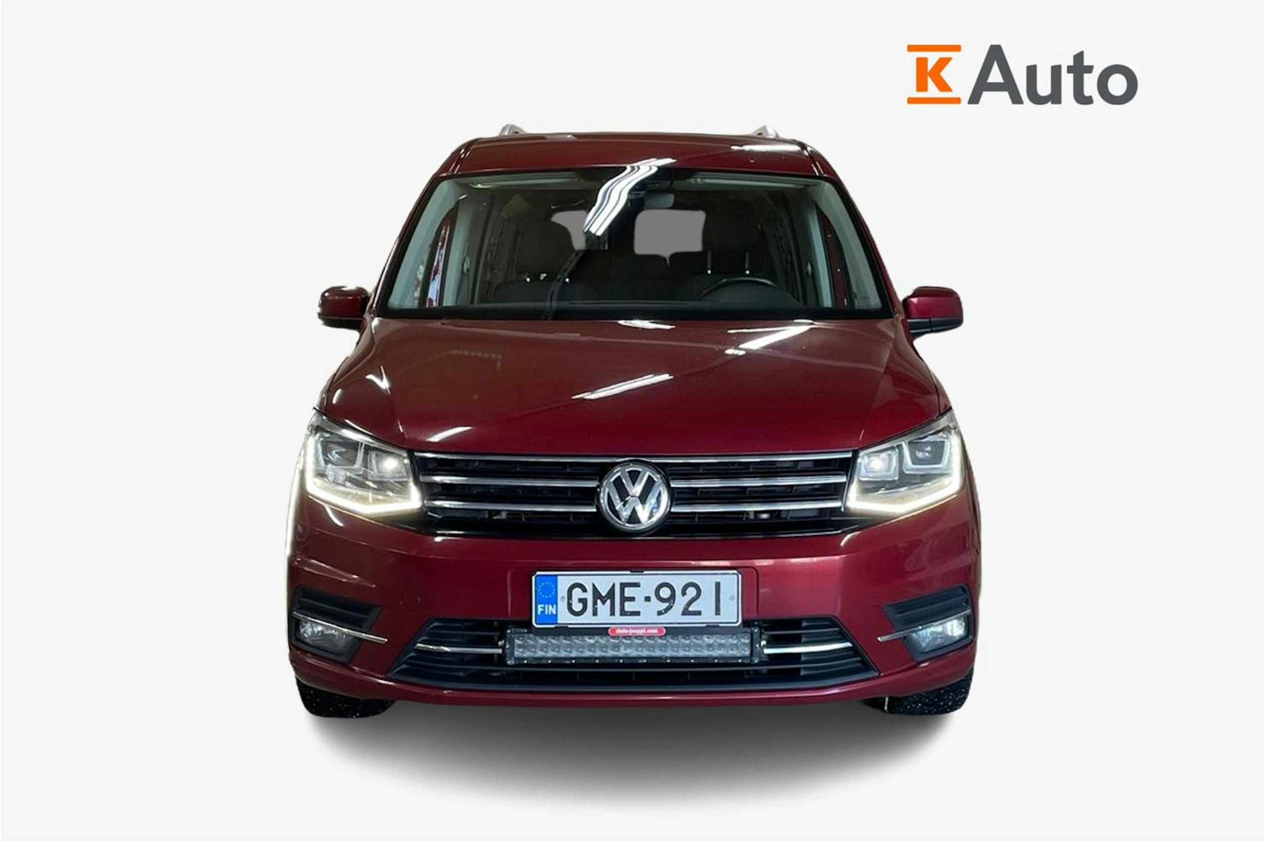 Punainen Volkswagen Caddy Maxi 2016 kuva 4.