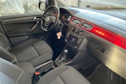 Punainen Volkswagen Caddy Maxi 2016 kuva 12.