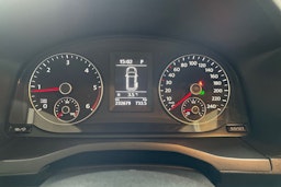 Punainen Volkswagen Caddy Maxi 2016 kuva 16.