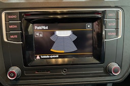 Punainen Volkswagen Caddy Maxi 2016 kuva 17.