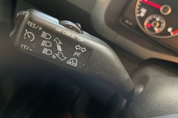 Punainen Volkswagen Caddy Maxi 2016 kuva 19.