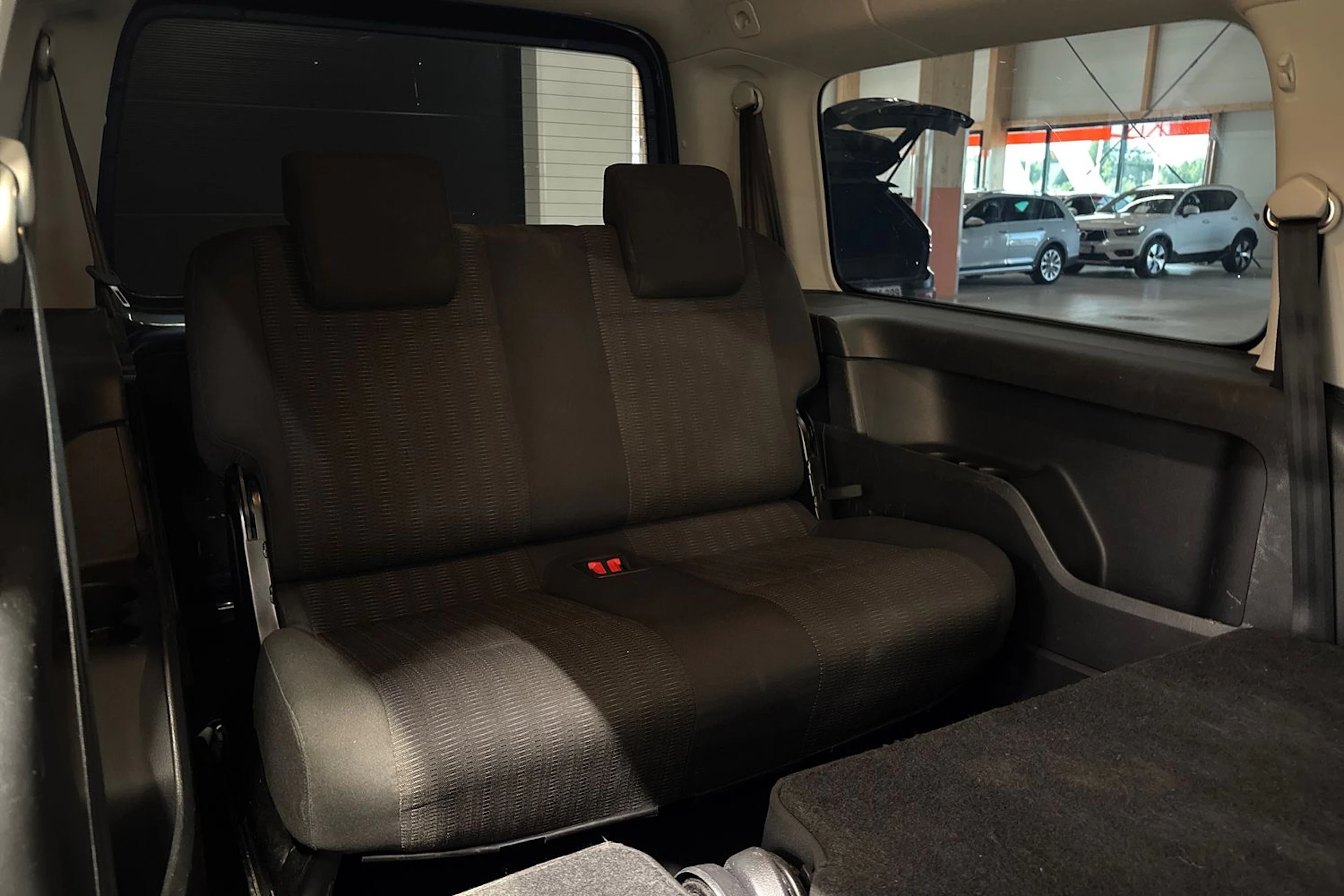 met. sininen Volkswagen Caddy Maxi 2016 kuva 26.