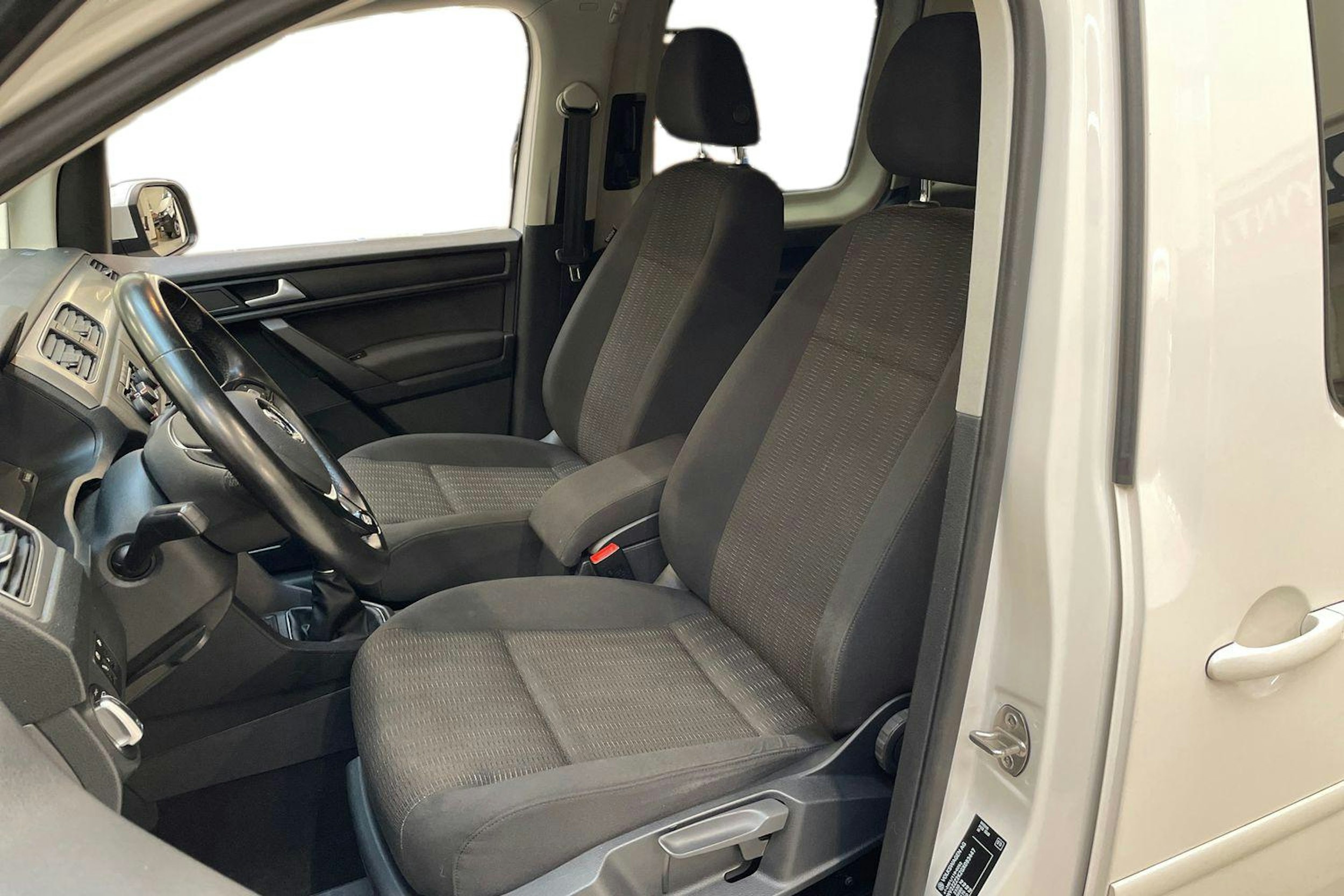 valkoinen Volkswagen Caddy Maxi 2016 kuva 7.
