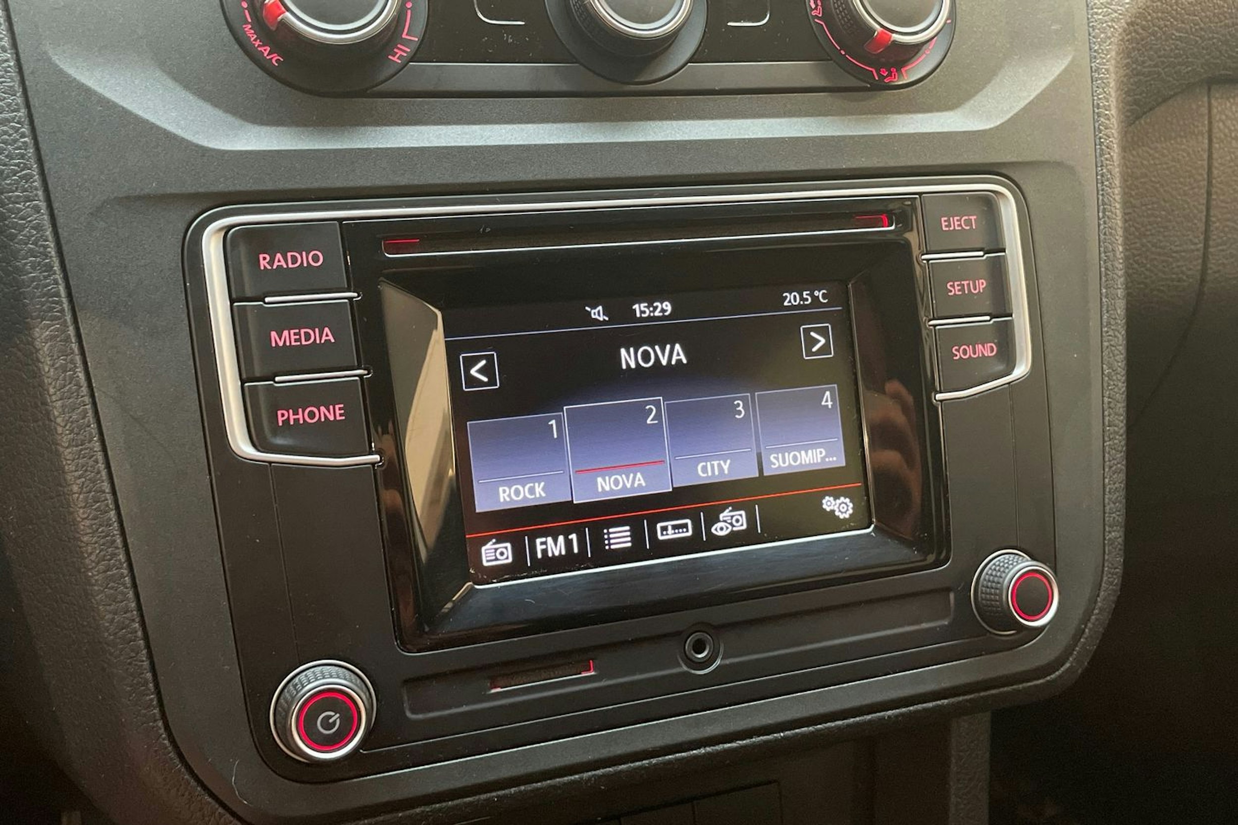 valkoinen Volkswagen Caddy Maxi 2016 kuva 22.
