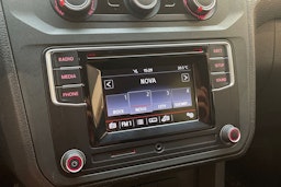valkoinen Volkswagen Caddy Maxi 2016 kuva 22.