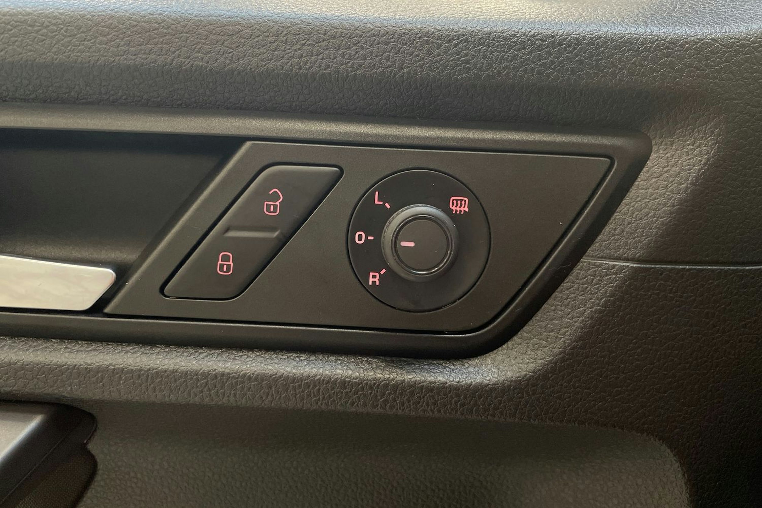 valkoinen Volkswagen Caddy Maxi 2016 kuva 27.