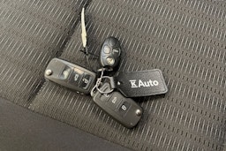 valkoinen Volkswagen Caddy Maxi 2016 kuva 28.