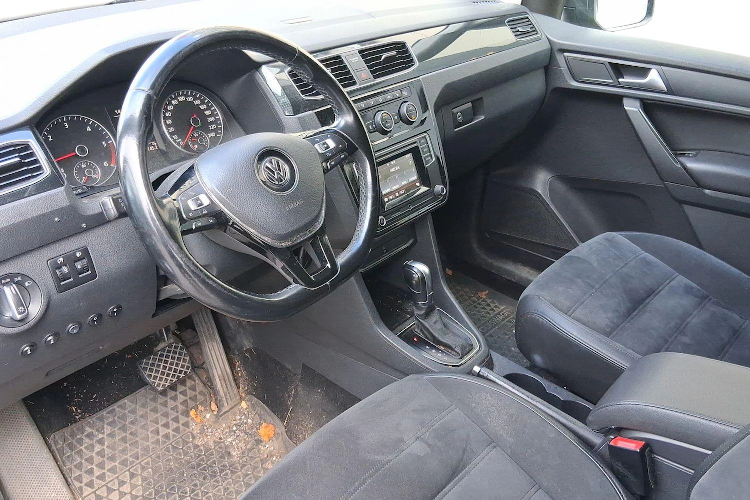 met. harmaa Volkswagen Caddy Maxi 2016 kuva 3.
