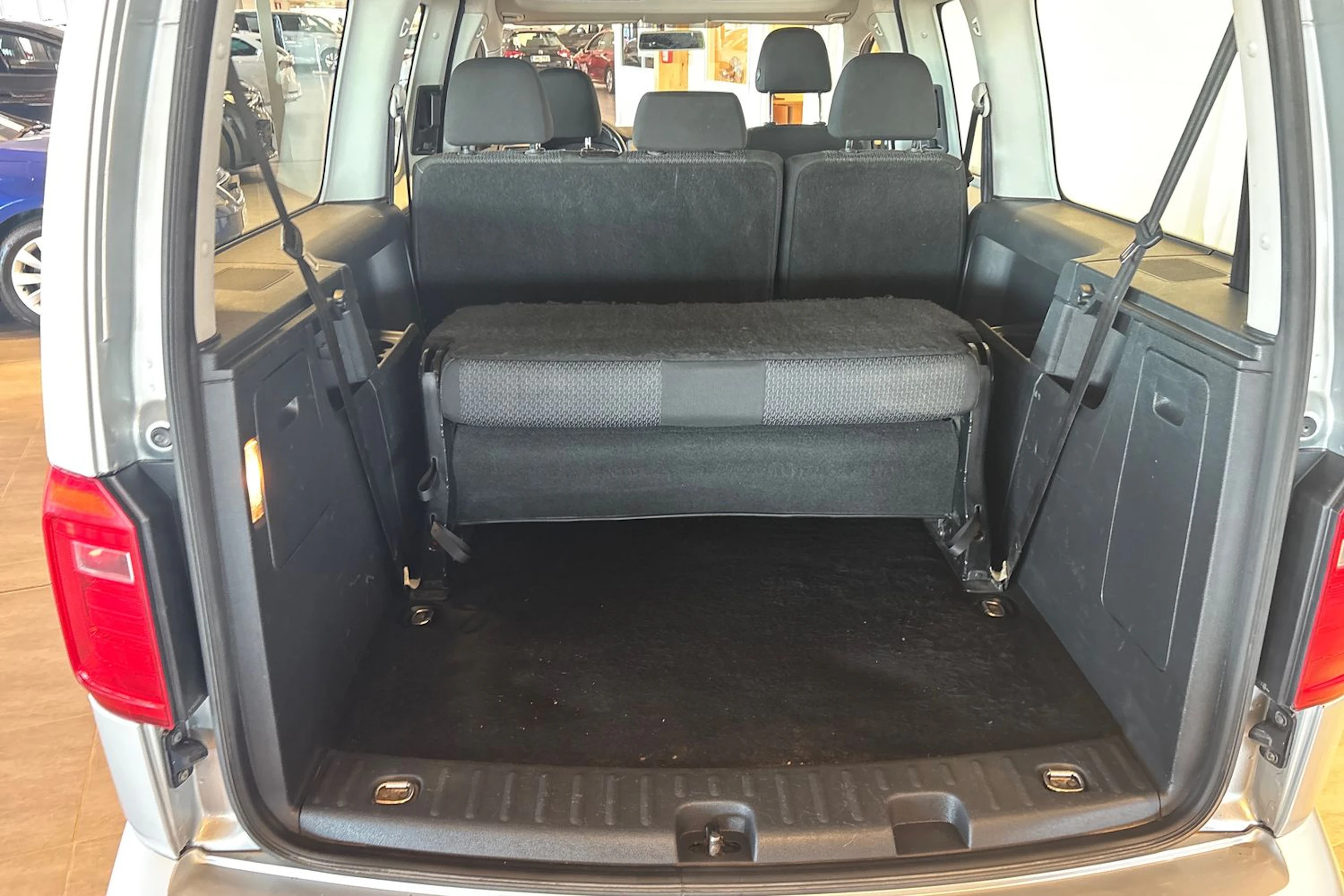 Hopea Volkswagen Caddy Maxi 2016 kuva 11.