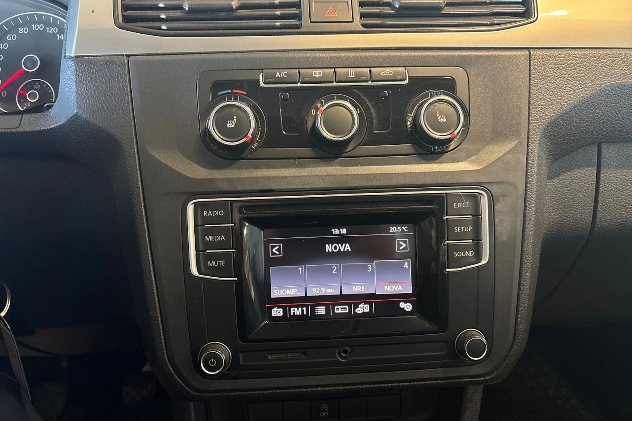 Hopea Volkswagen Caddy Maxi 2016 kuva 15.