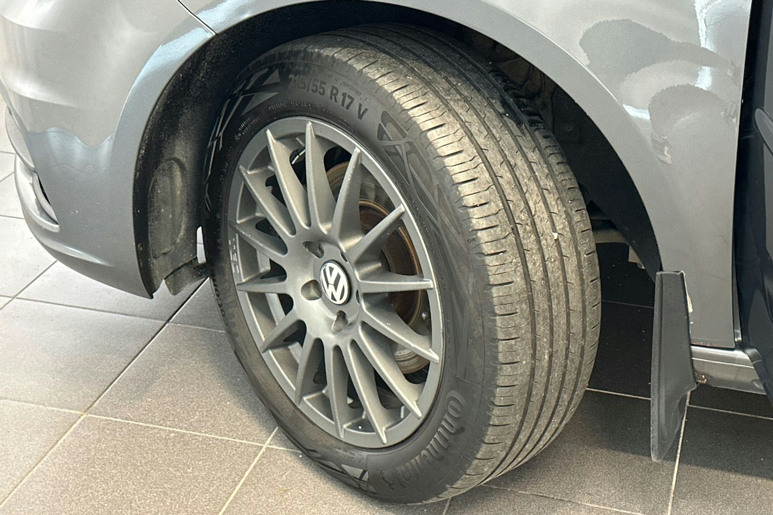 harmaa Volkswagen Caddy Maxi 2016 kuva 13.
