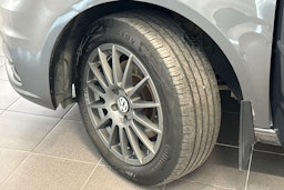 harmaa Volkswagen Caddy Maxi 2016 kuva 13.