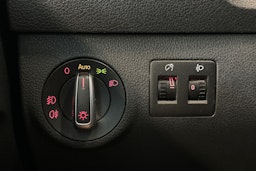 harmaa Volkswagen Caddy Maxi 2016 kuva 19.