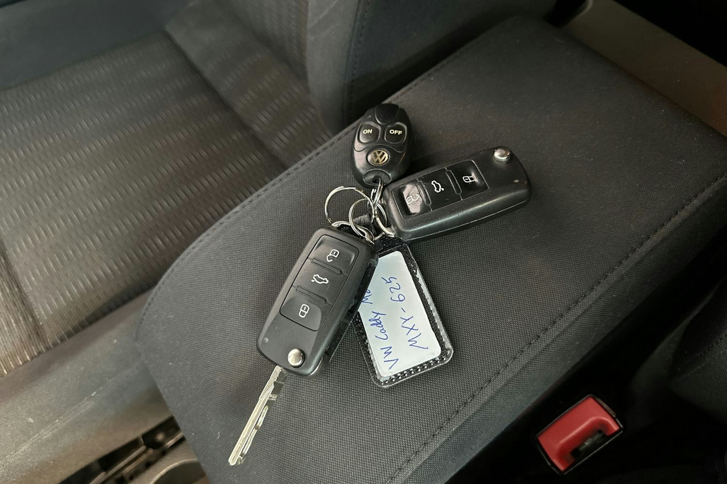 harmaa Volkswagen Caddy Maxi 2016 kuva 29.