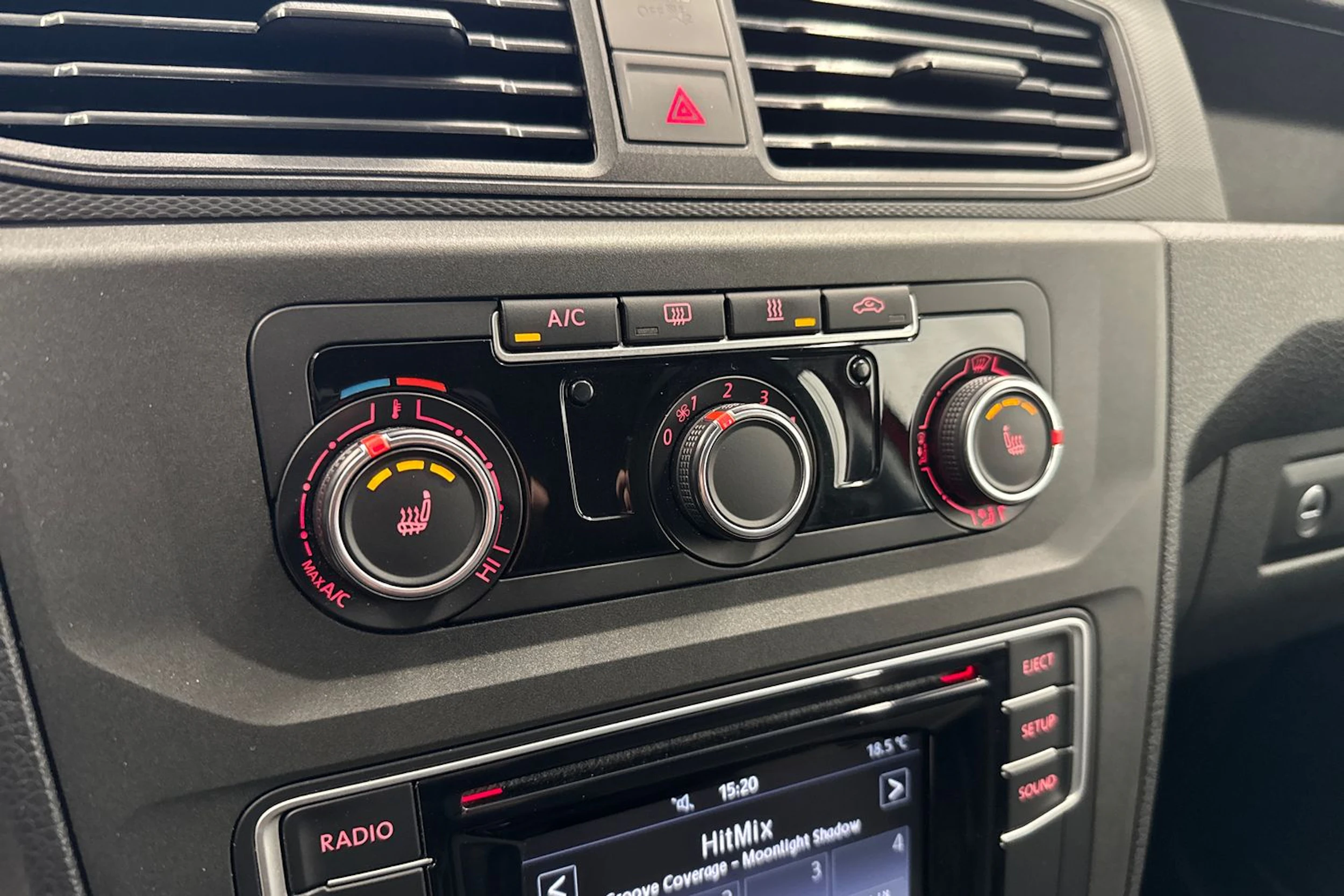 punainen Volkswagen Caddy Maxi 2016 kuva 13.