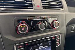 punainen Volkswagen Caddy Maxi 2016 kuva 13.