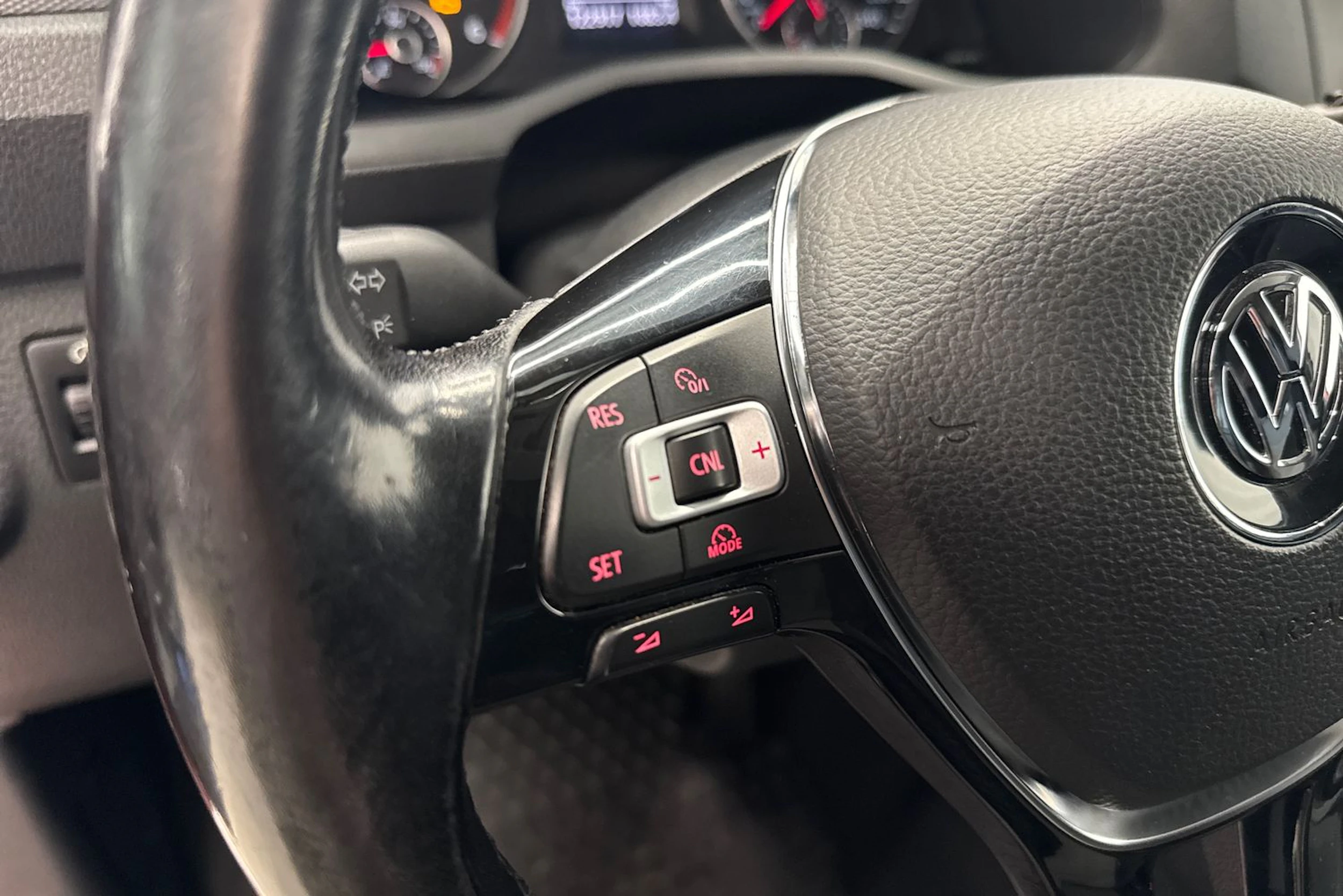punainen Volkswagen Caddy Maxi 2016 kuva 15.