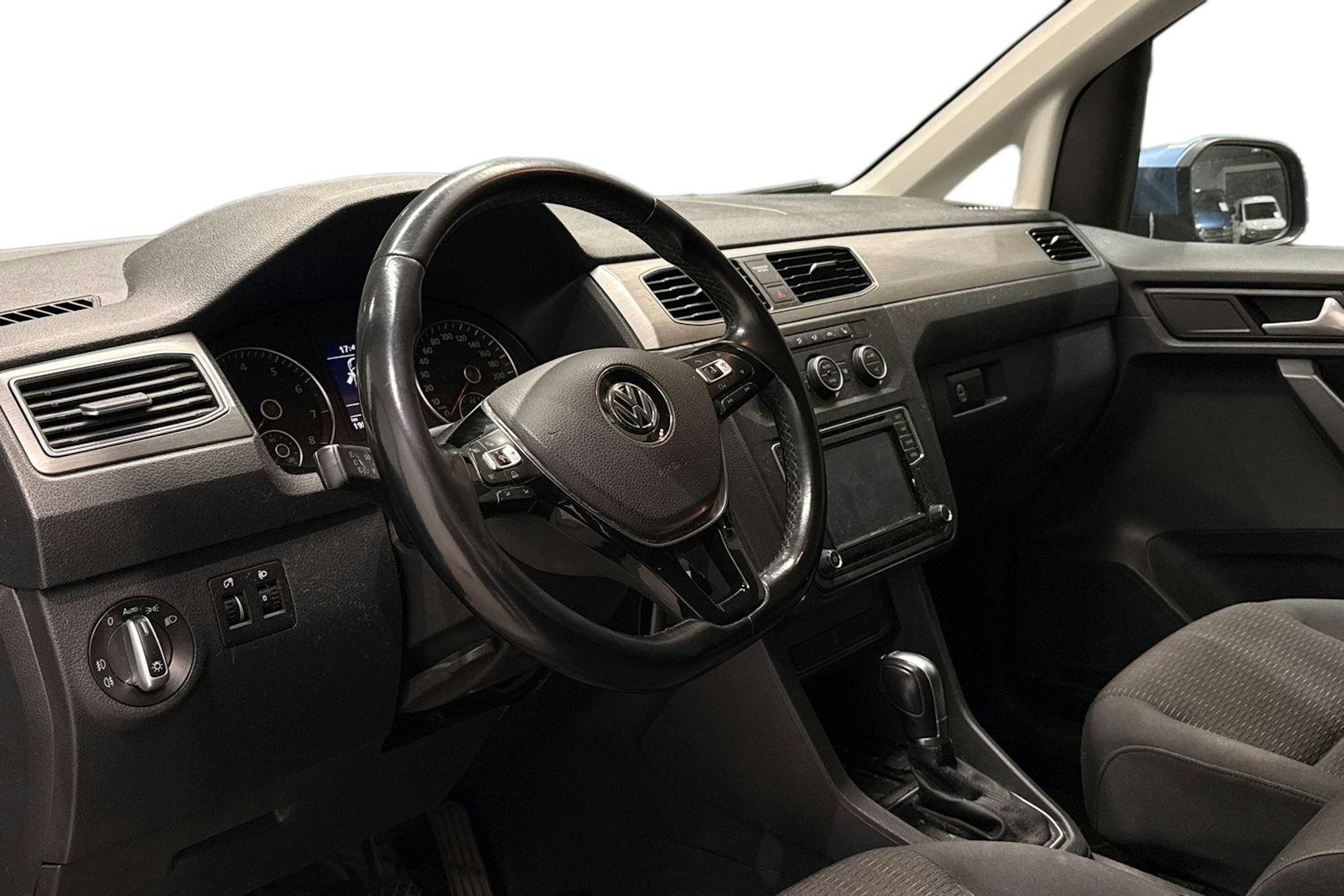 Sininen Volkswagen Caddy Maxi 2016 kuva 3.