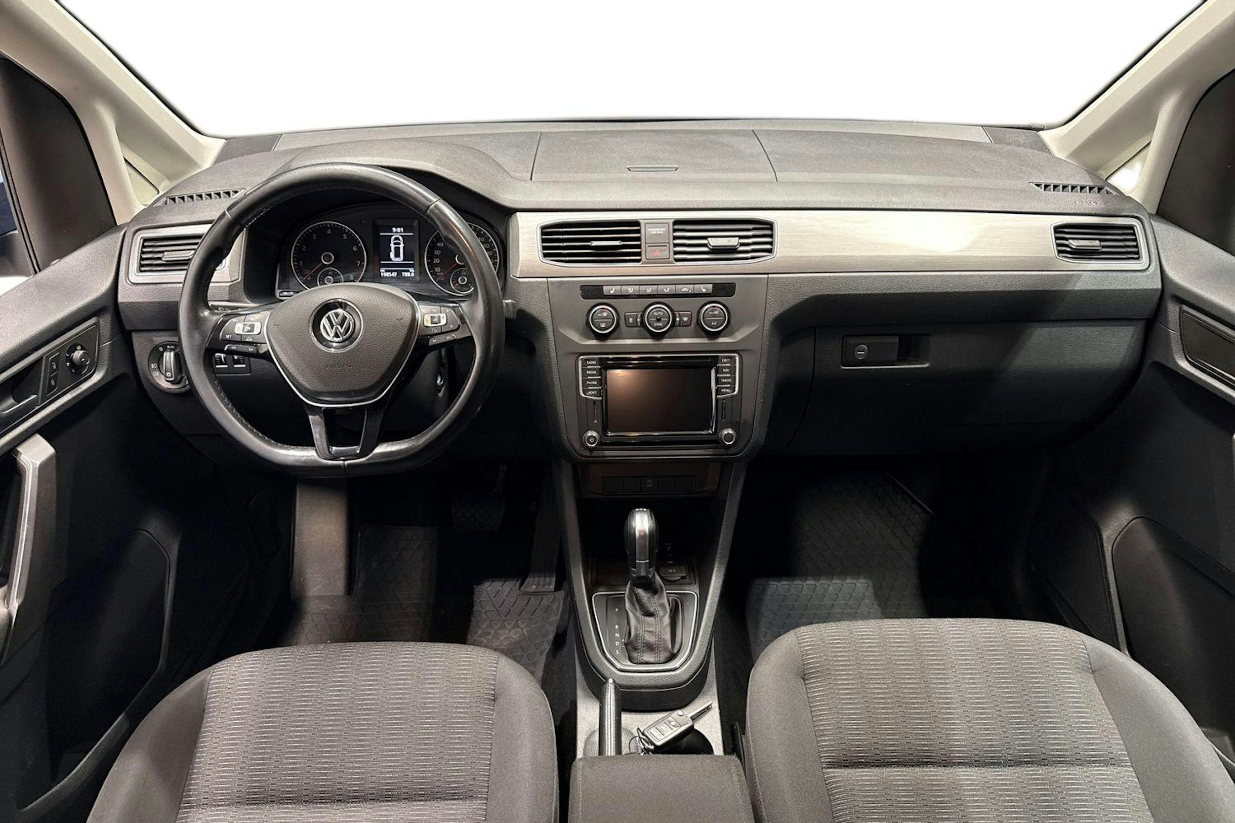 Sininen Volkswagen Caddy Maxi 2016 kuva 9.