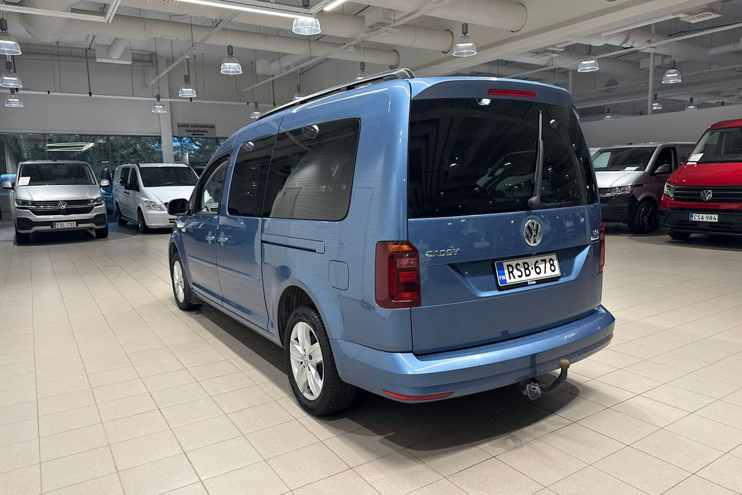 Sininen Volkswagen Caddy Maxi 2016 kuva 14.