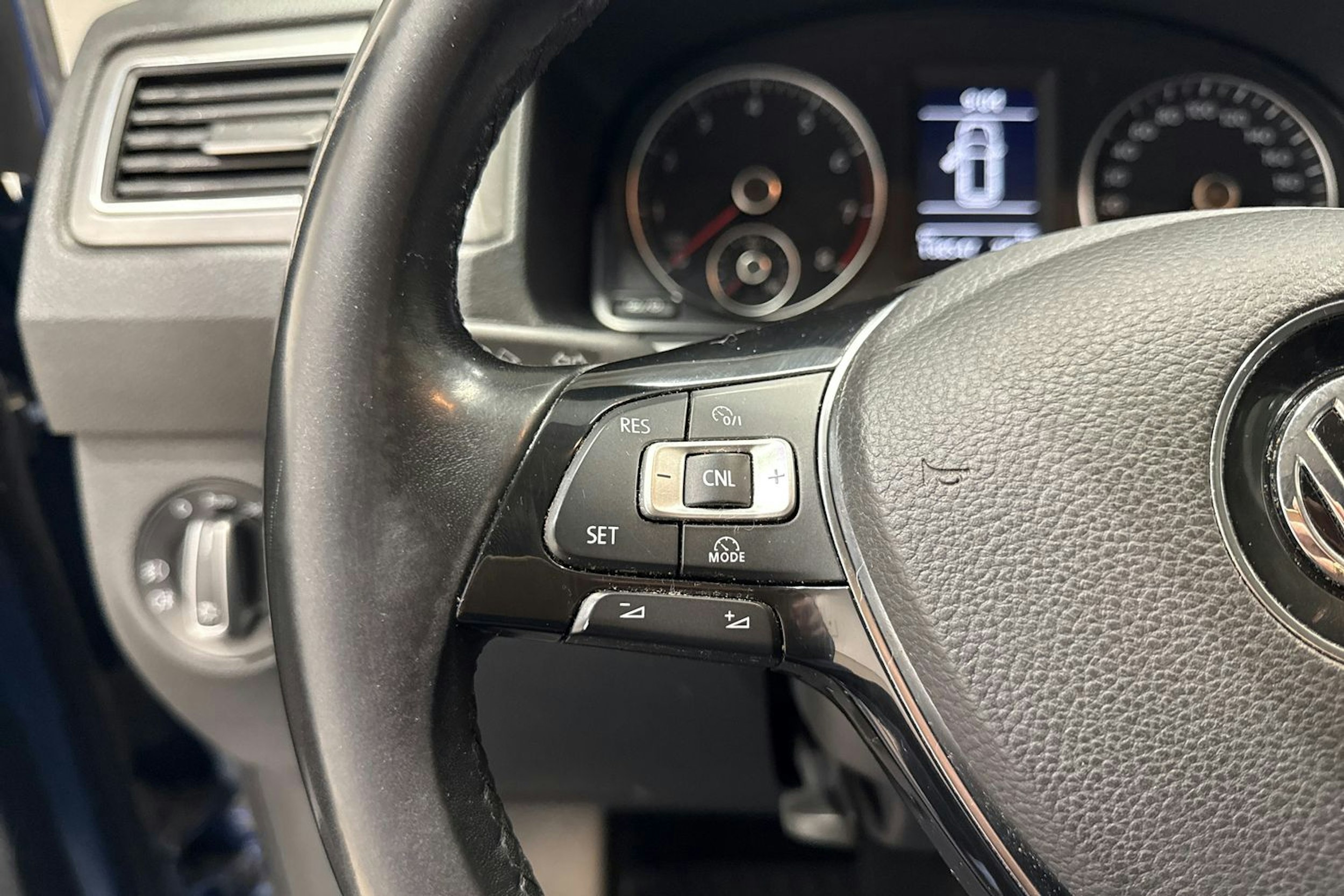 Sininen Volkswagen Caddy Maxi 2016 kuva 19.