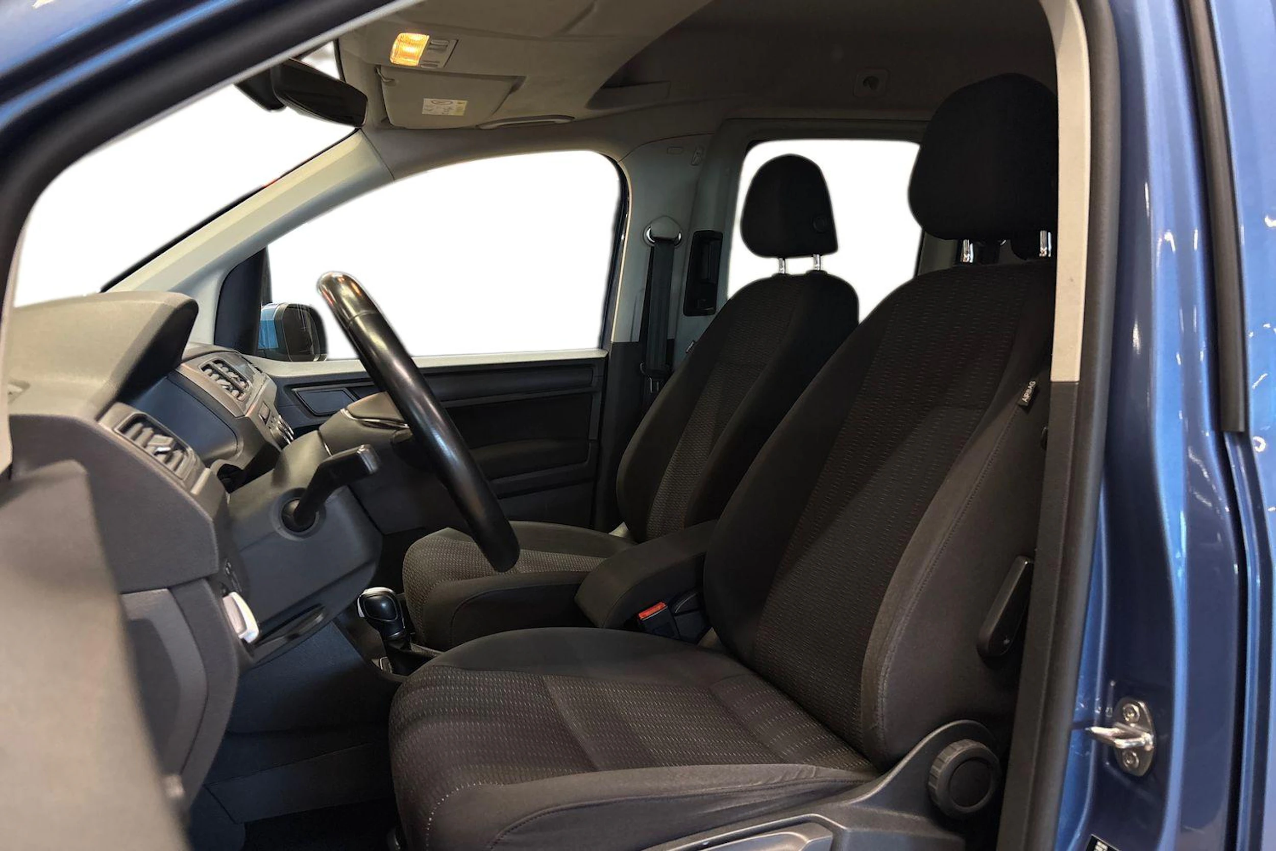 sininen Volkswagen Caddy Maxi 2016 kuva 8.