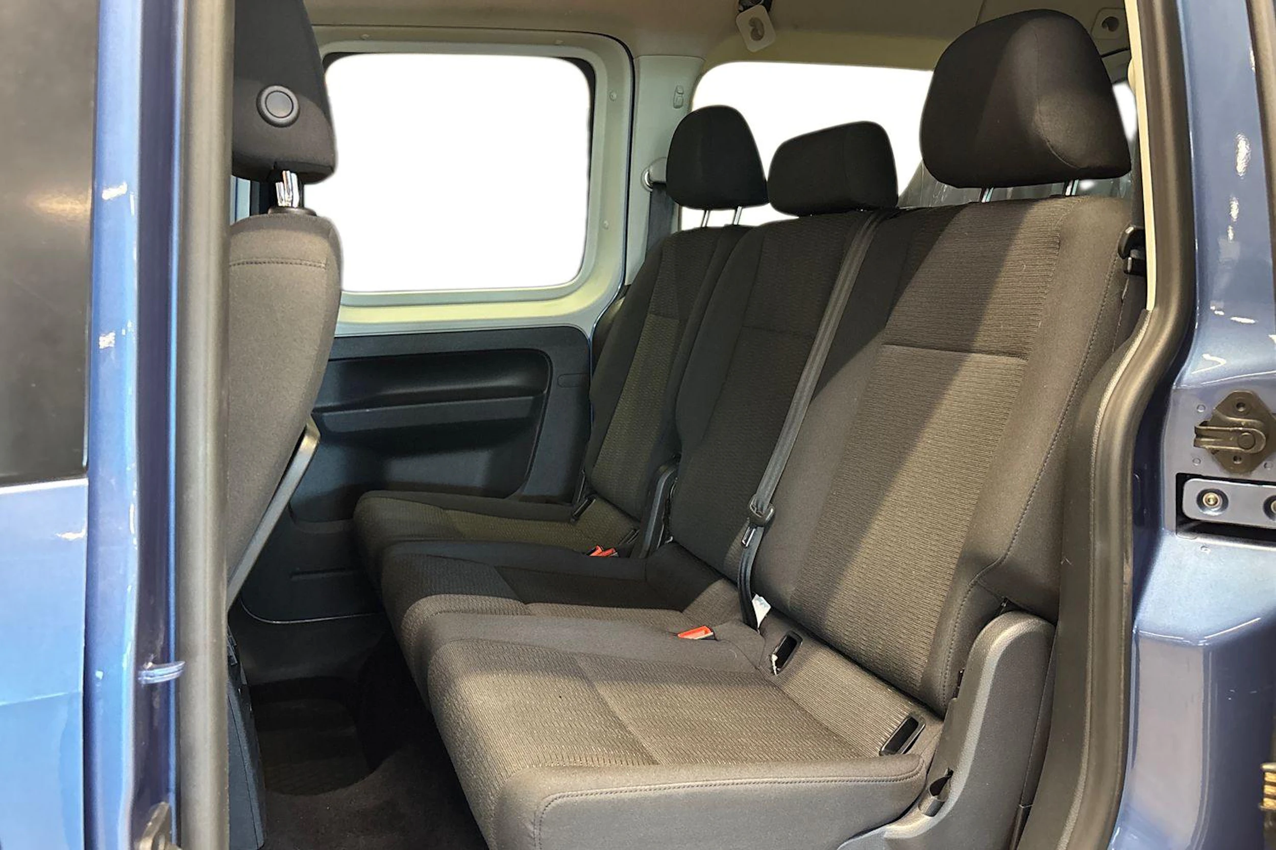 sininen Volkswagen Caddy Maxi 2016 kuva 11.