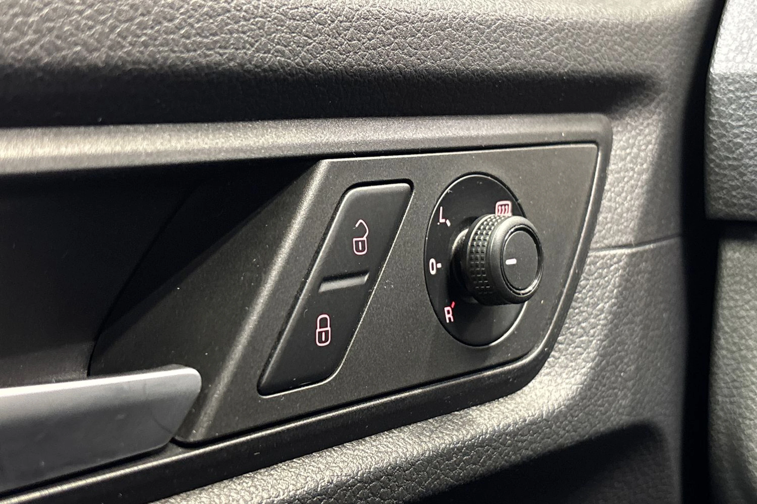 sininen Volkswagen Caddy Maxi 2016 kuva 16.