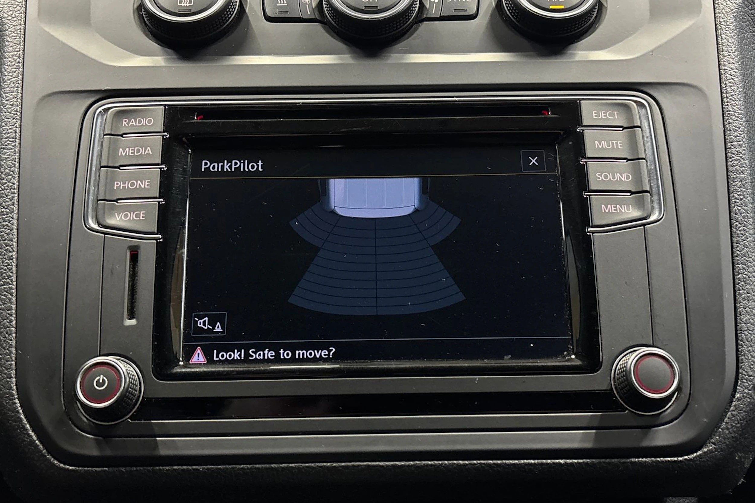 sininen Volkswagen Caddy Maxi 2016 kuva 20.