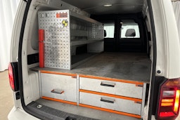 valkoinen Volkswagen Caddy Maxi 2018 kuva 16.