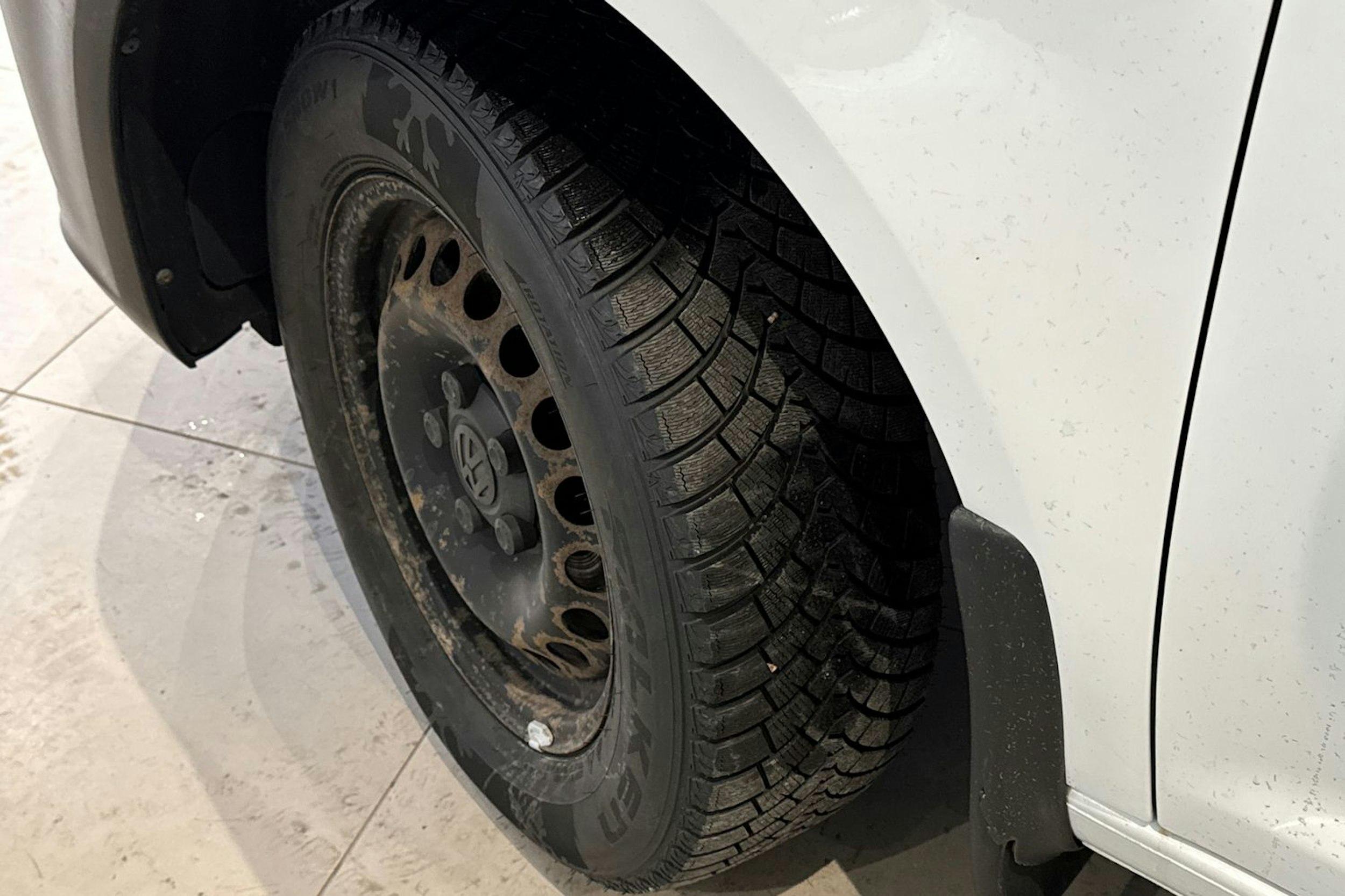 valkoinen Volkswagen Caddy Maxi 2017 kuva 12.