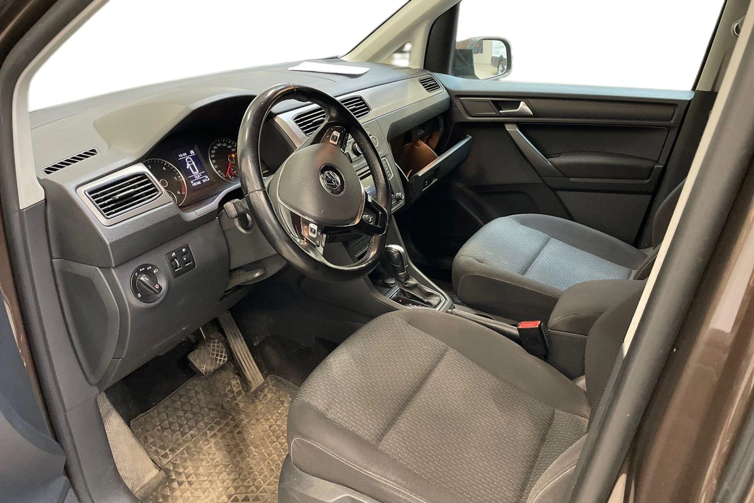 ruskea (beige) Volkswagen Caddy Maxi 2017 kuva 3.