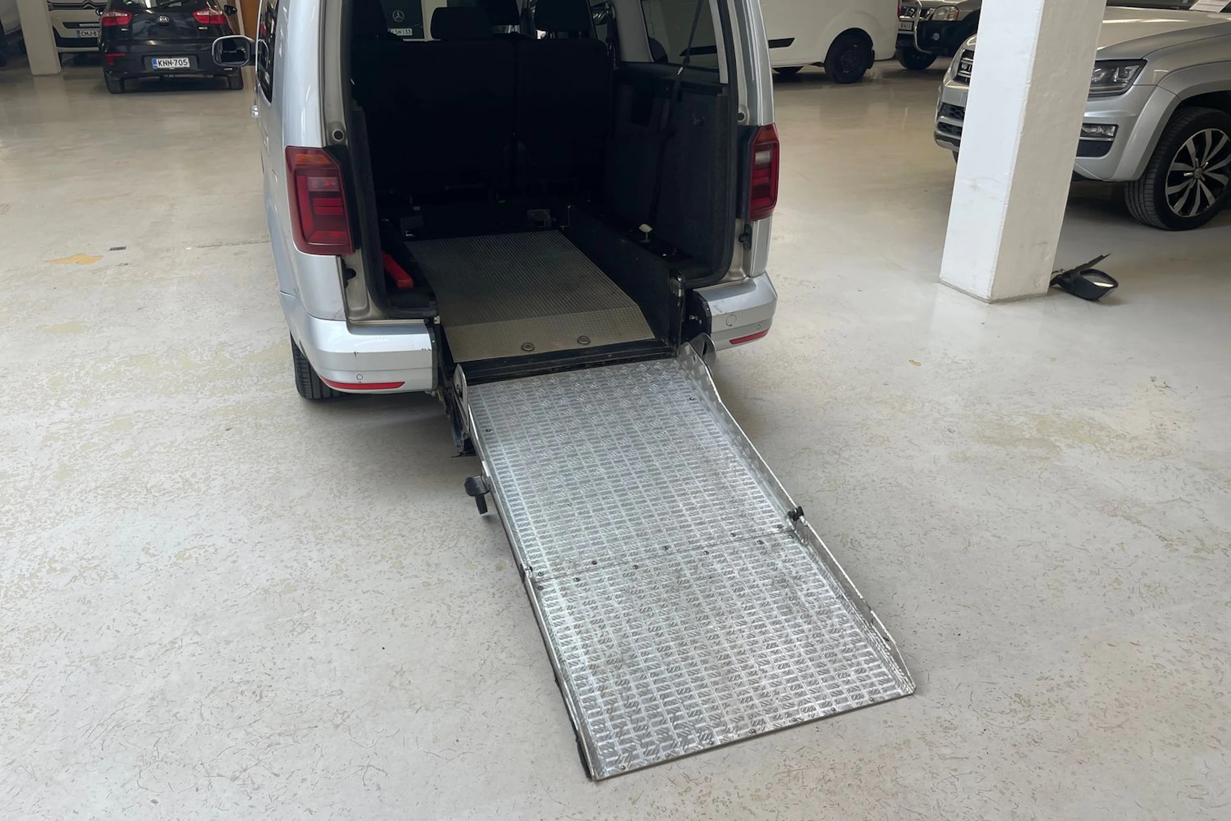 hopea Volkswagen Caddy Maxi 2017 kuva 12.