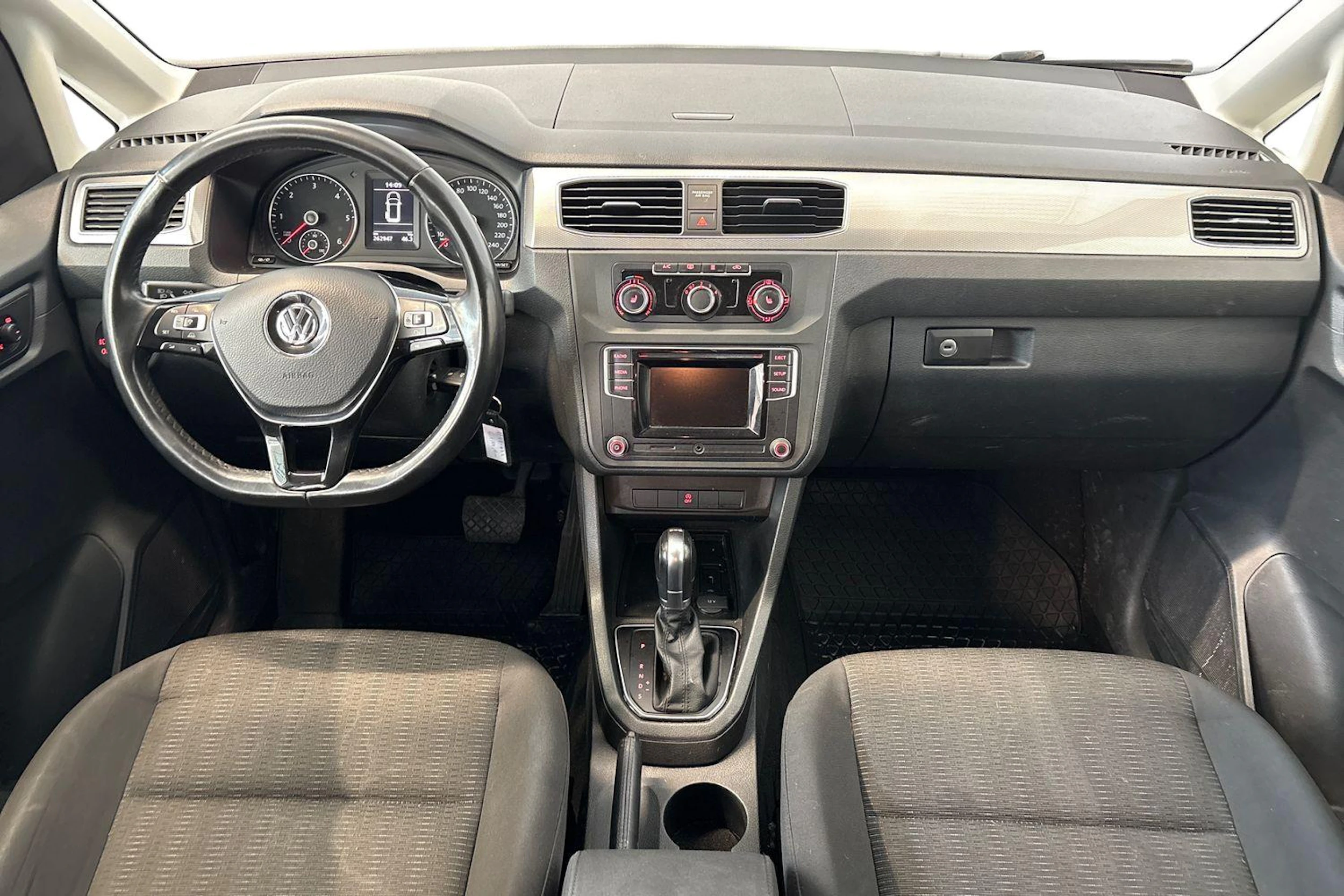 Valkoinen Volkswagen Caddy Maxi 2018 kuva 7.