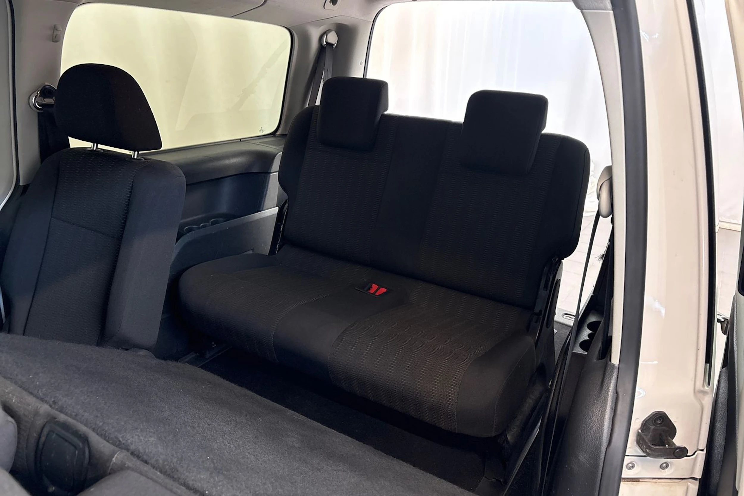 Valkoinen Volkswagen Caddy Maxi 2018 kuva 11.