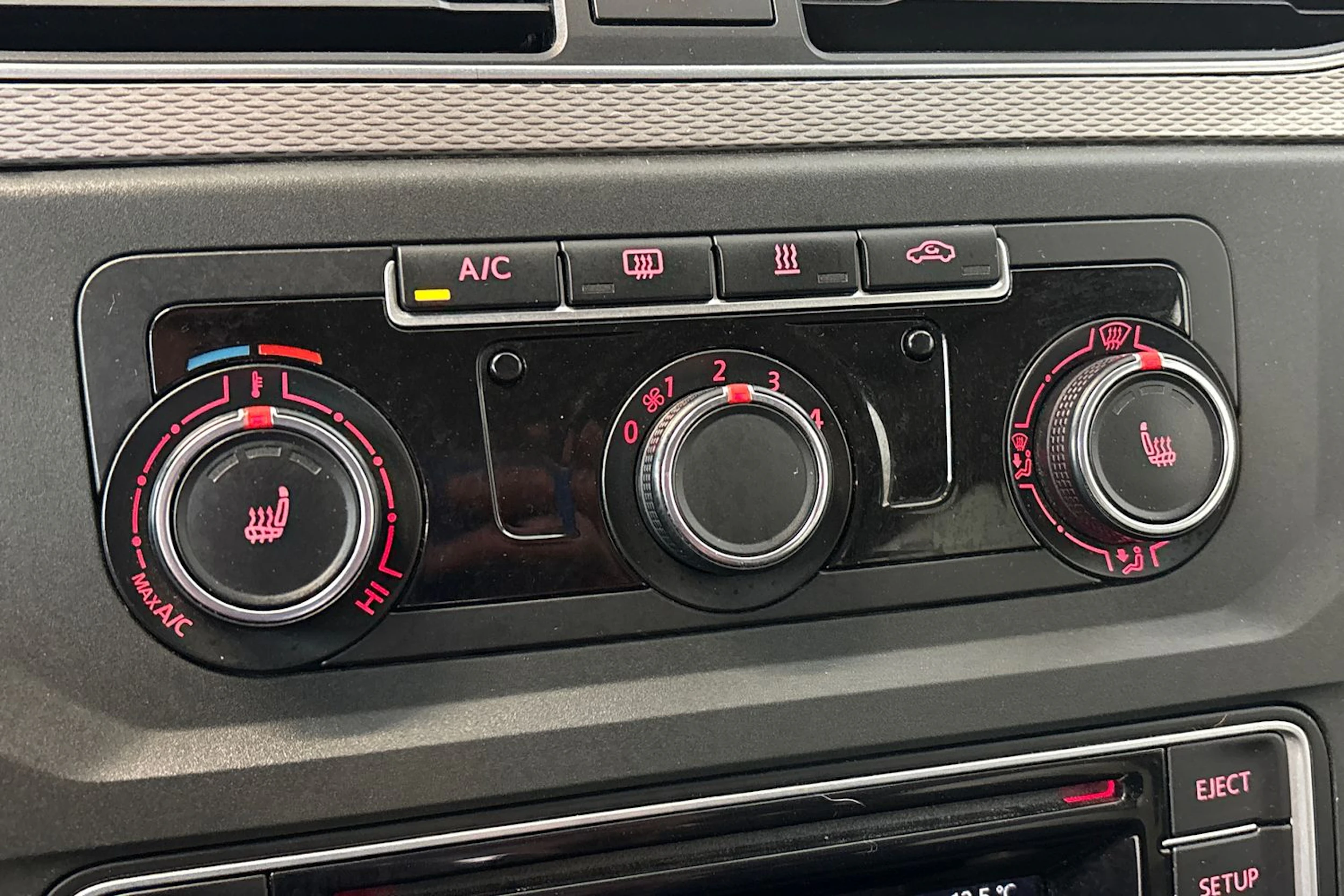 Valkoinen Volkswagen Caddy Maxi 2018 kuva 16.