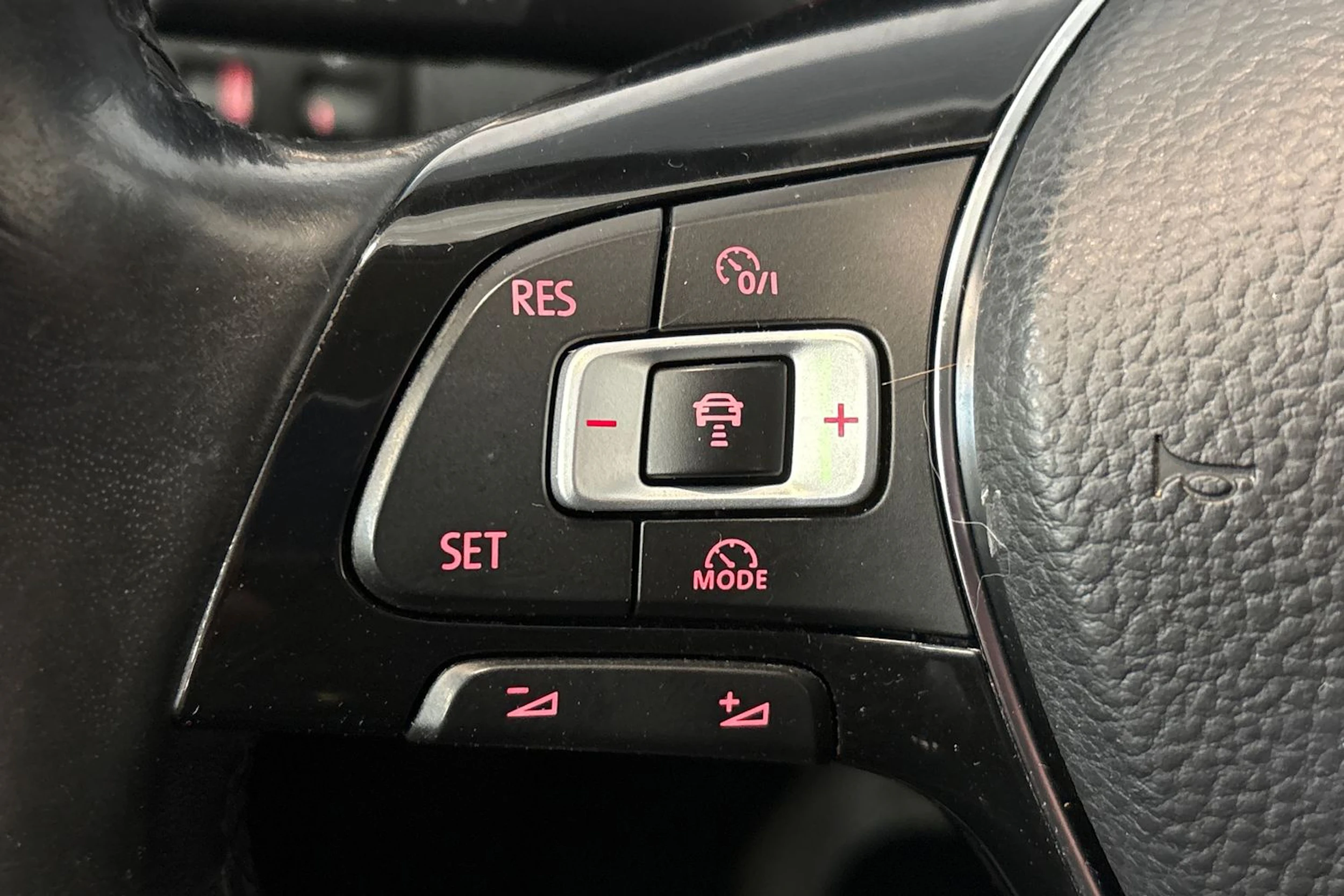 Valkoinen Volkswagen Caddy Maxi 2018 kuva 18.