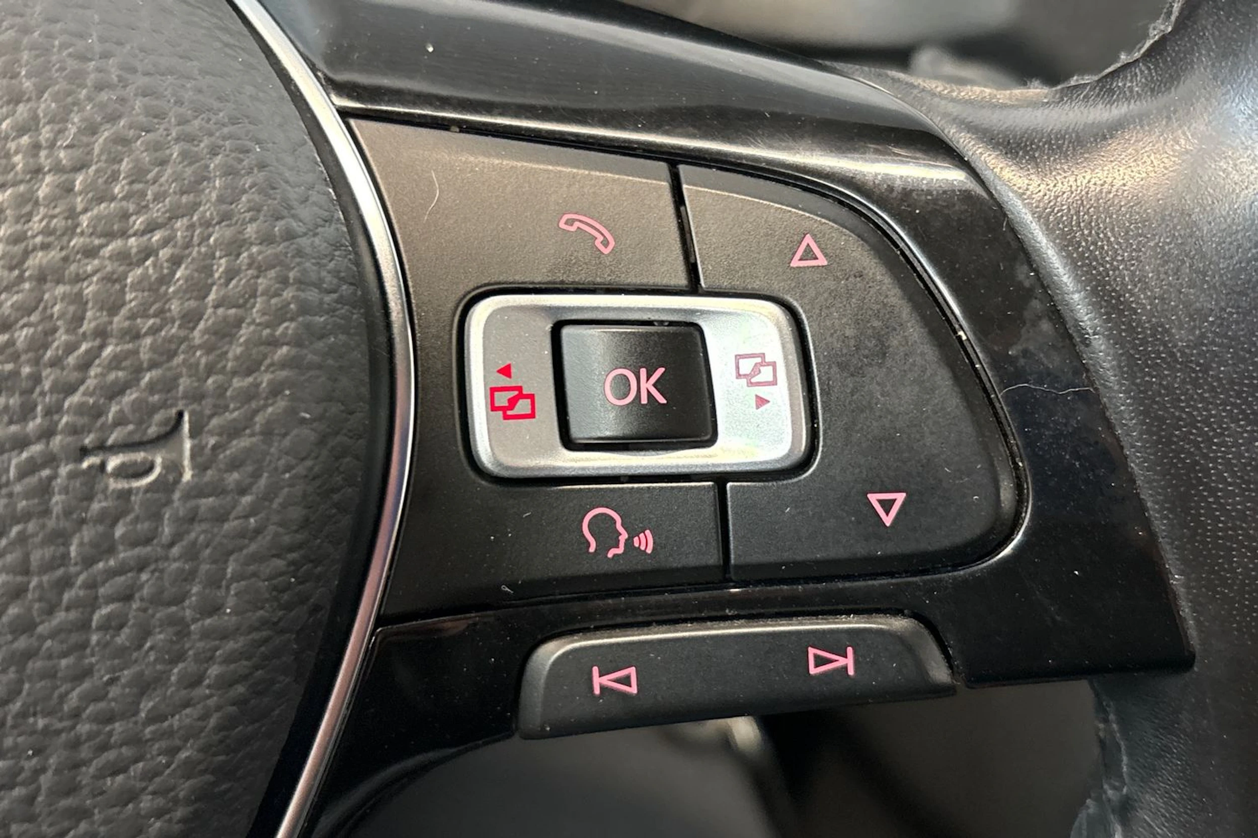 Valkoinen Volkswagen Caddy Maxi 2018 kuva 19.