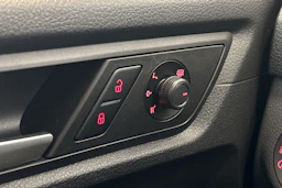 Valkoinen Volkswagen Caddy Maxi 2018 kuva 21.