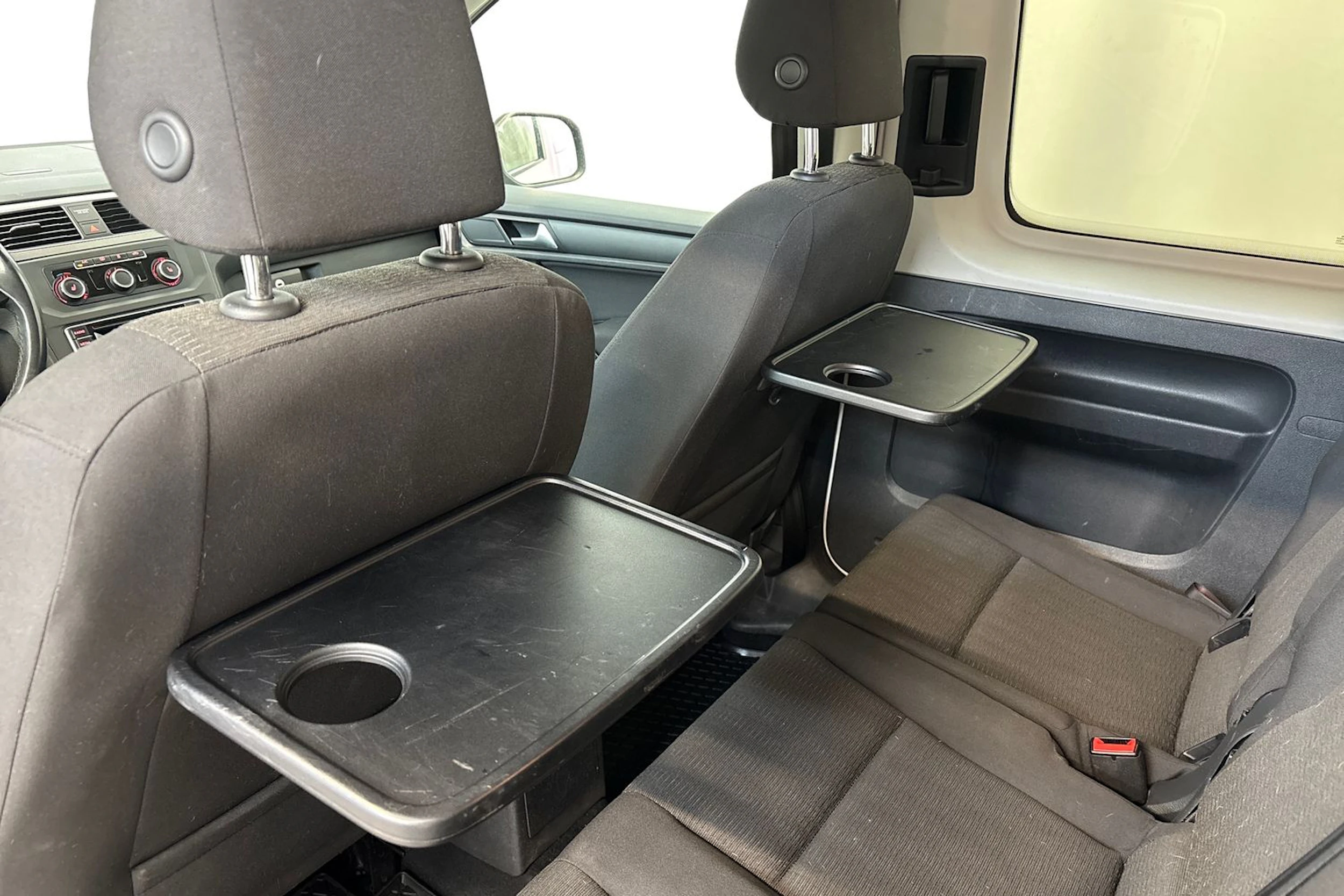 Valkoinen Volkswagen Caddy Maxi 2018 kuva 23.