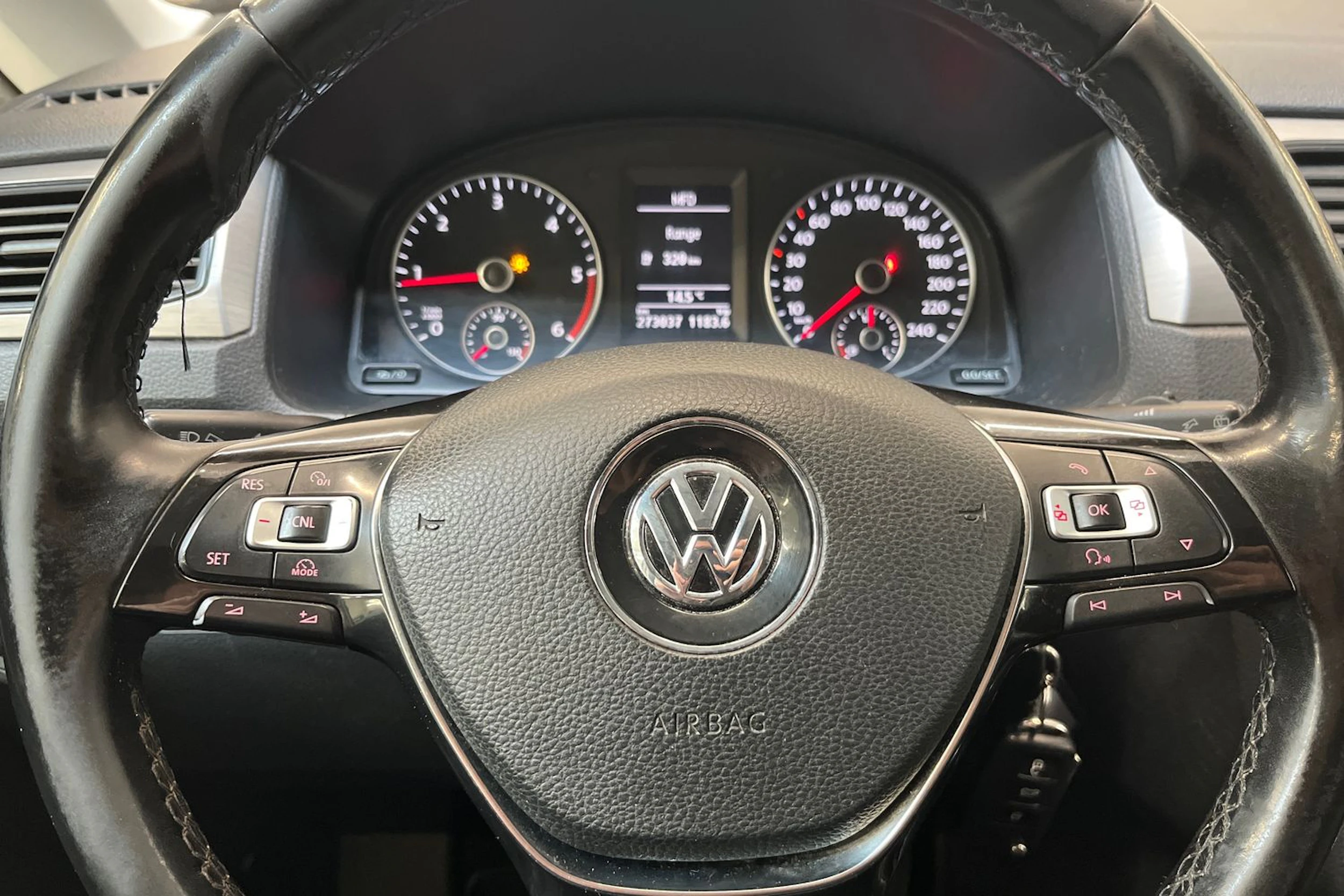 valkoinen Volkswagen Caddy Maxi 2017 kuva 13.