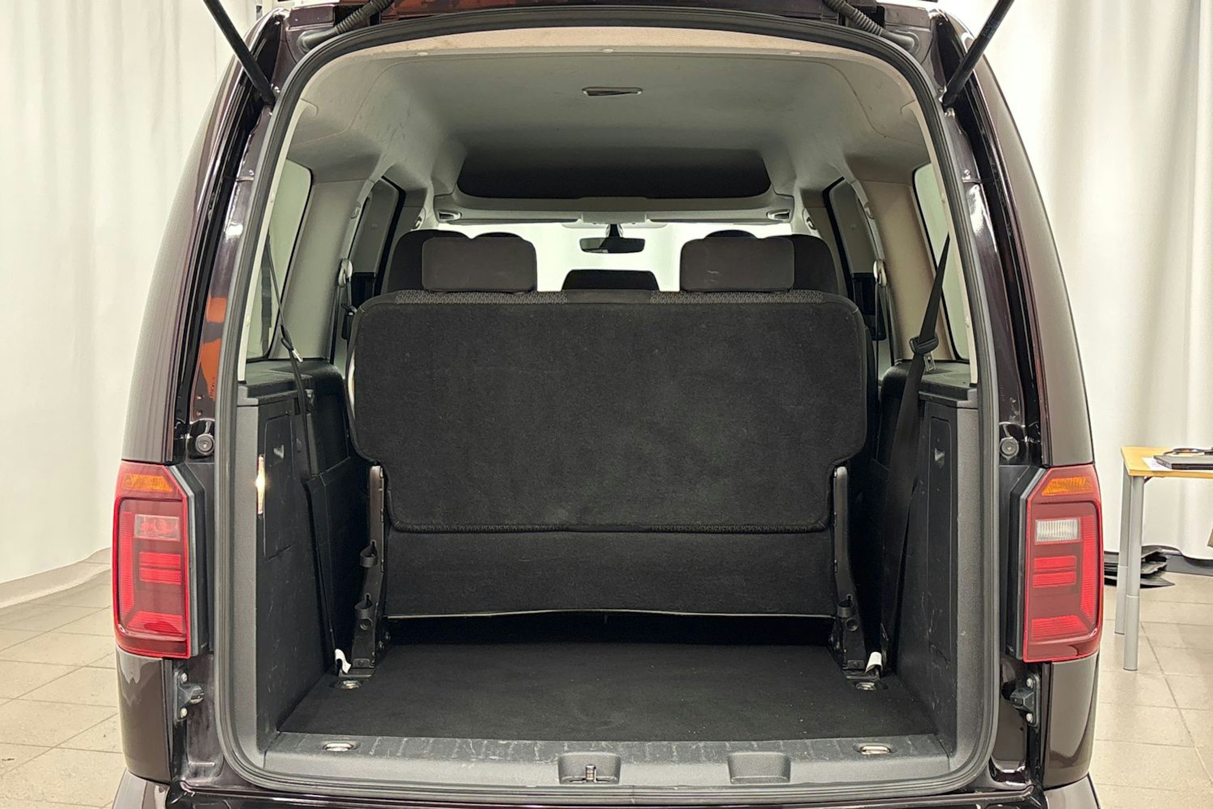 met. violetti Volkswagen Caddy Maxi 2017 kuva 22.